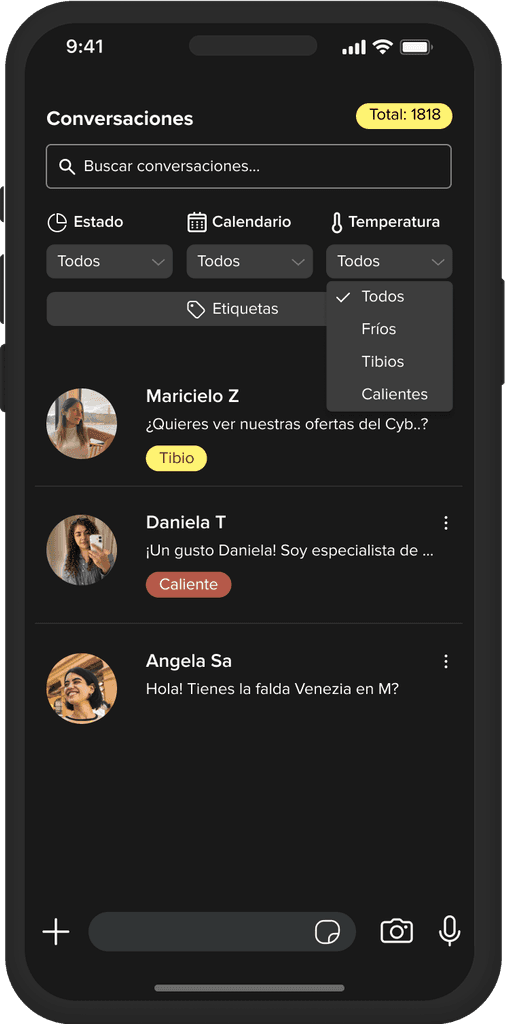 Gráfico de celular que muestra monitoreo de conversaciones